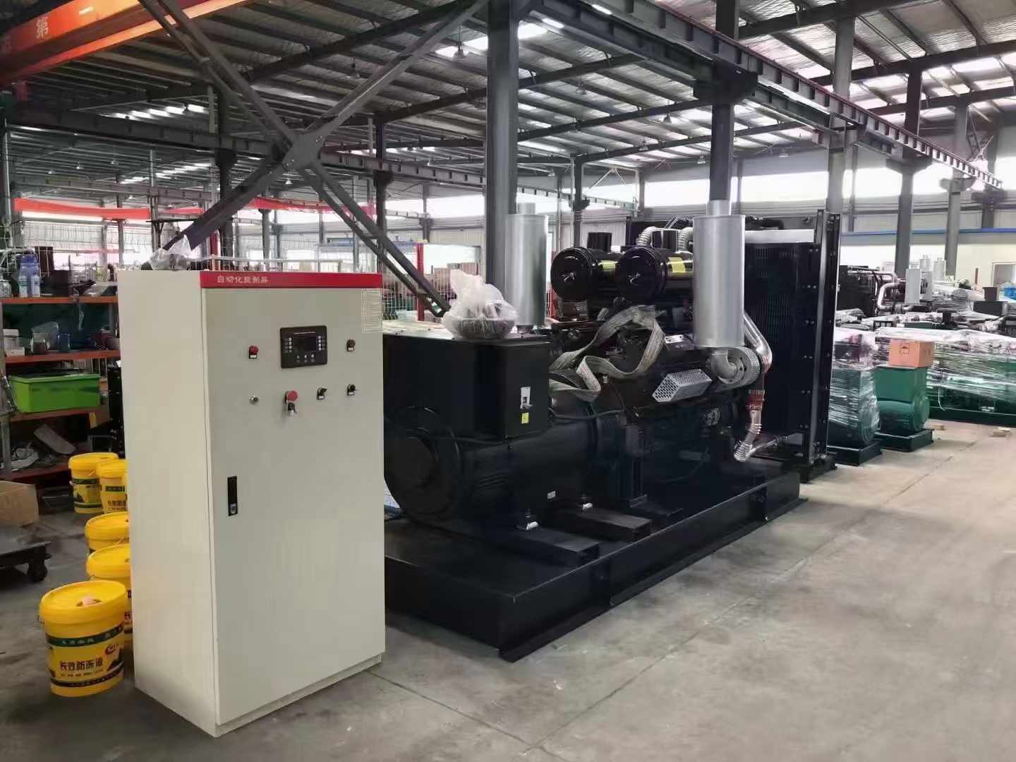 汉台柴油发电机运行时的噪音和振动水平如何？