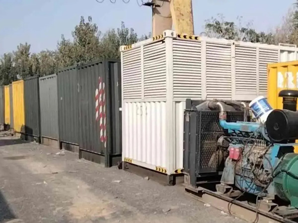 汉台200KW柴油发电机机组每小时油耗是多少？