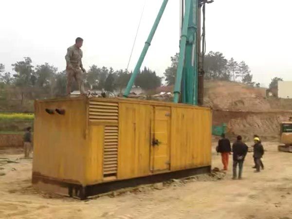 汉台如何判断水冷式机油散热器密封件是否需要更换？